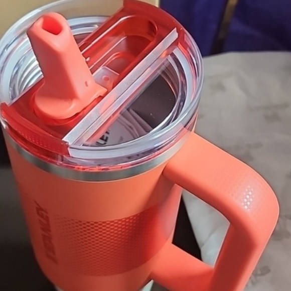 Stanley Authentic Coral Fade Flip Straw Protour Quencher 30 Oz Tumbler - Picture 2 of 2